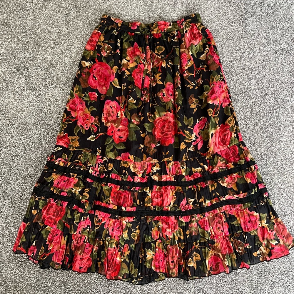 NWOT Mix Nouveau Women’s Floral Skirt